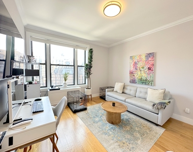 252 West 76 Street - Photo Thumbnail 5