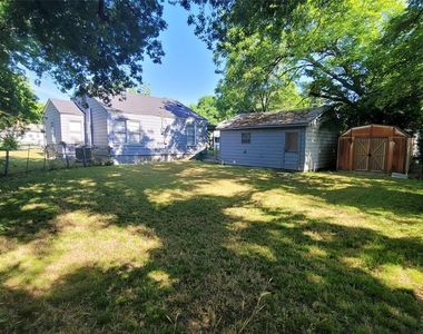 1428 Long Avenue - Photo Thumbnail 9