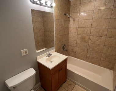 1626 W Estes Avenue - Photo Thumbnail 9