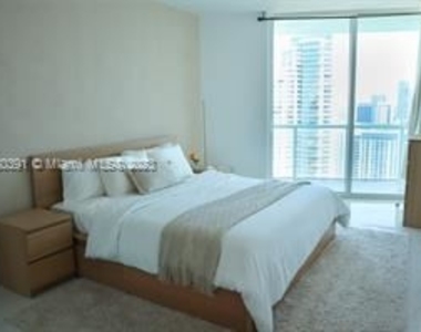 1900 N Bayshore Dr Apt 3804 - Photo Thumbnail 2