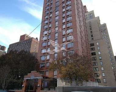 West 35th Street - Photo Thumbnail 3