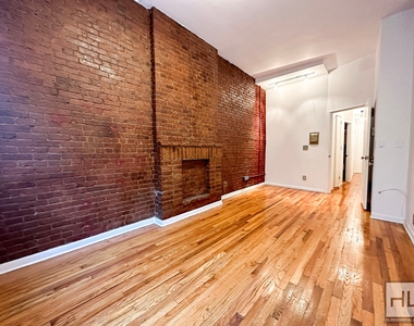 324 East 77 Street - Photo Thumbnail 10