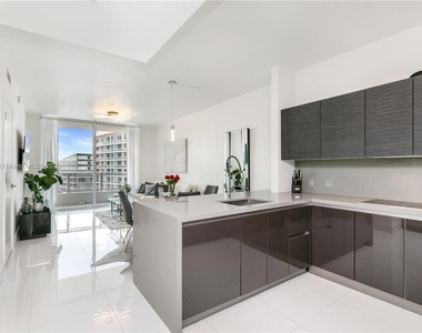 1080 Brickell Ave - Photo Thumbnail 9