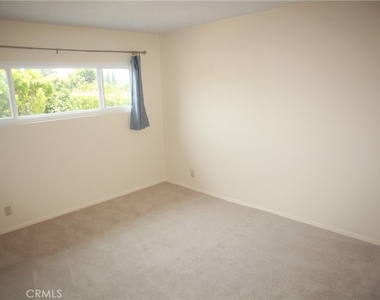 13932 Emelita Street - Photo Thumbnail 17