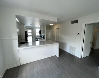 240 Galen Dr Apt 304 - Photo Thumbnail 13