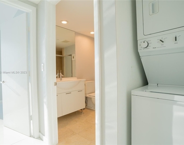 465 Brickell Ave Apt 4802 - Photo Thumbnail 10