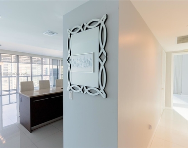 465 Brickell Ave Apt 4802 - Photo Thumbnail 3