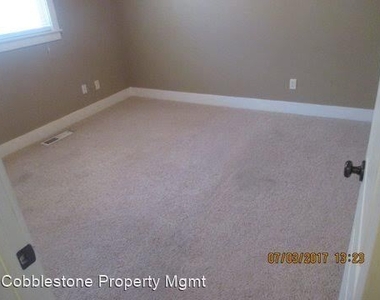 9024 W. Dalton Place - Photo Thumbnail 14