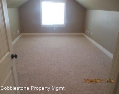 9024 W. Dalton Place - Photo Thumbnail 15