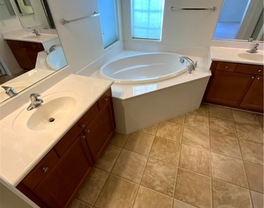 7609 Vanity Court - Photo Thumbnail 12