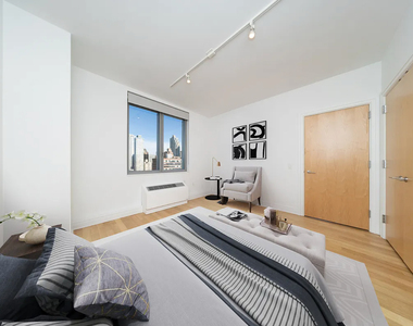 554 West 54th Street - Photo Thumbnail 5