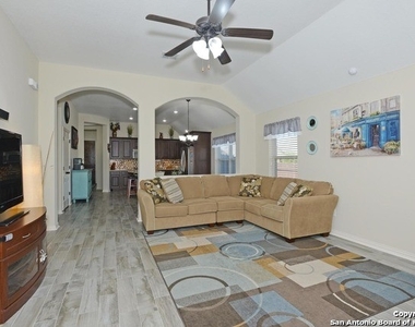 530 Rolling Grove - Photo Thumbnail 10