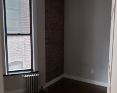 East 13th Street - Photo Thumbnail 3