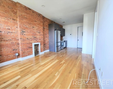 119 Ralph Ave - Photo Thumbnail 5