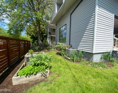 3705 Se Yamhill St - Photo Thumbnail 28