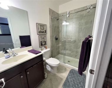 290 Nw 109th Ave Apt 222 - Photo Thumbnail 2