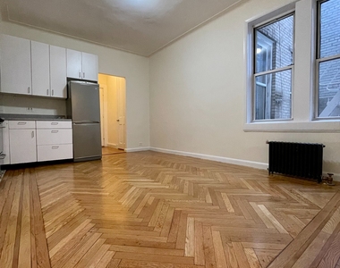 West 13th Street - Photo Thumbnail 1