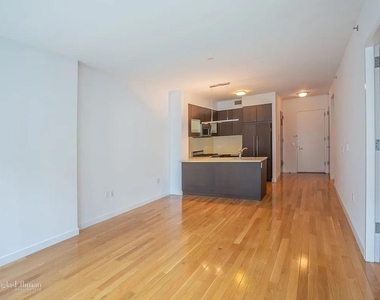 454 W 54th St - Photo Thumbnail 2