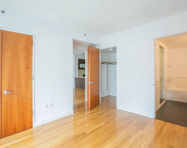 454 W 54th St - Photo Thumbnail 5