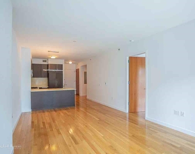 454 W 54th St - Photo Thumbnail 1