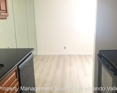 20930 Parthenia St, Unit #207 - Photo Thumbnail 7