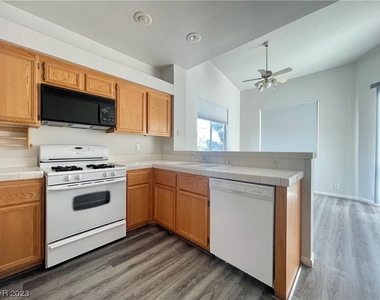 5155 W Tropicana Avenue - Photo Thumbnail 10