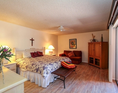 4352 N Camino Real - Photo Thumbnail 6