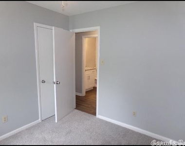 9203 Labette Drive - Photo Thumbnail 8