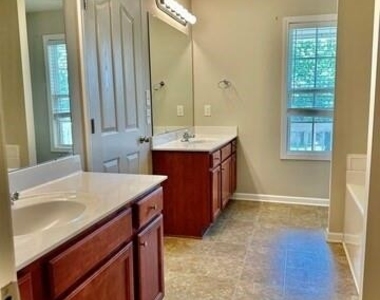 5200 Cedar Shoals Drive - Photo Thumbnail 9