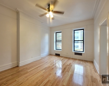 434 Bainbridge Street - Photo Thumbnail 3