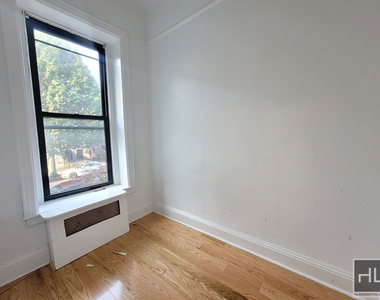 434 Bainbridge Street - Photo Thumbnail 5