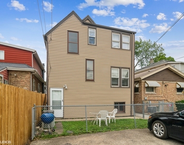 1021 Circle Avenue - Photo Thumbnail 10