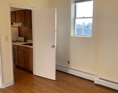445 Ogden Ave - Photo Thumbnail 9