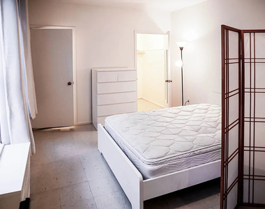 206 East 67th Street - Photo Thumbnail 1