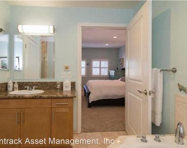 4821 Bakman Ave Unit 302 - Photo Thumbnail 11