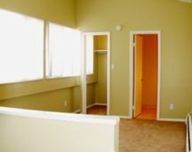 781 Hathaway Drive - Photo Thumbnail 6