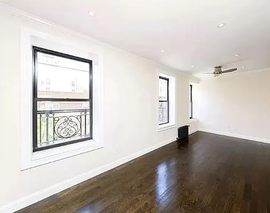 1379 Lexington Avenue - Photo Thumbnail 1