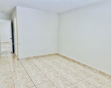 513 Sw 93 Ct - Photo Thumbnail 9