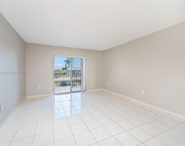 810 Sw 105th Ave - Photo Thumbnail 1