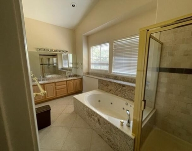 42371 Round Hill Drive - Photo Thumbnail 14