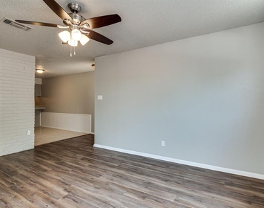 720 E Pecan Street - Photo Thumbnail 8