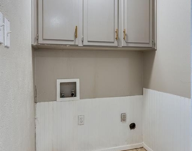 720 E Pecan Street - Photo Thumbnail 13