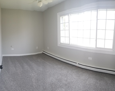 5200 S Monitor Avenue - Photo Thumbnail 9