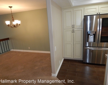 8120 Islandview Circle, Unit D - Photo Thumbnail 9