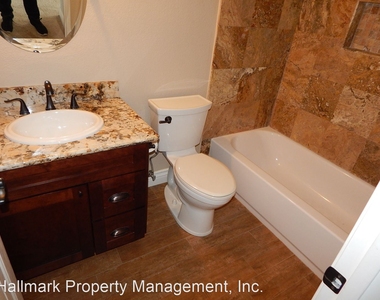 8120 Islandview Circle, Unit D - Photo Thumbnail 14