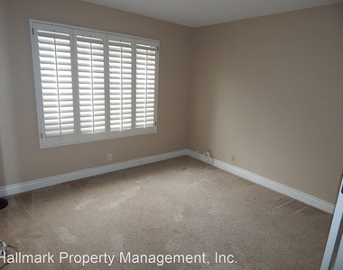 8120 Islandview Circle, Unit D - Photo Thumbnail 8