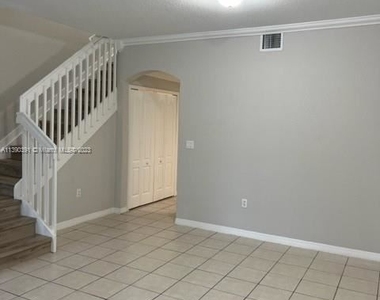 9020 W Flagler St Apt 11 - Photo Thumbnail 0