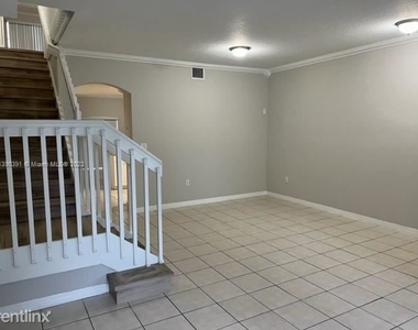 9020 W Flagler St Apt 11 - Photo Thumbnail 2