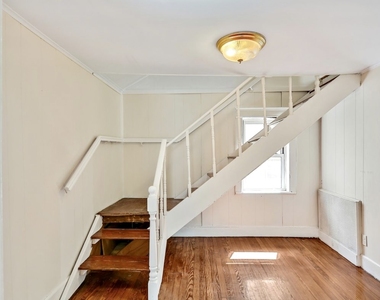 2011 Gildersleeve Avenue - Photo Thumbnail 8