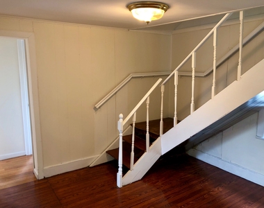 2011 Gildersleeve Avenue - Photo Thumbnail 3